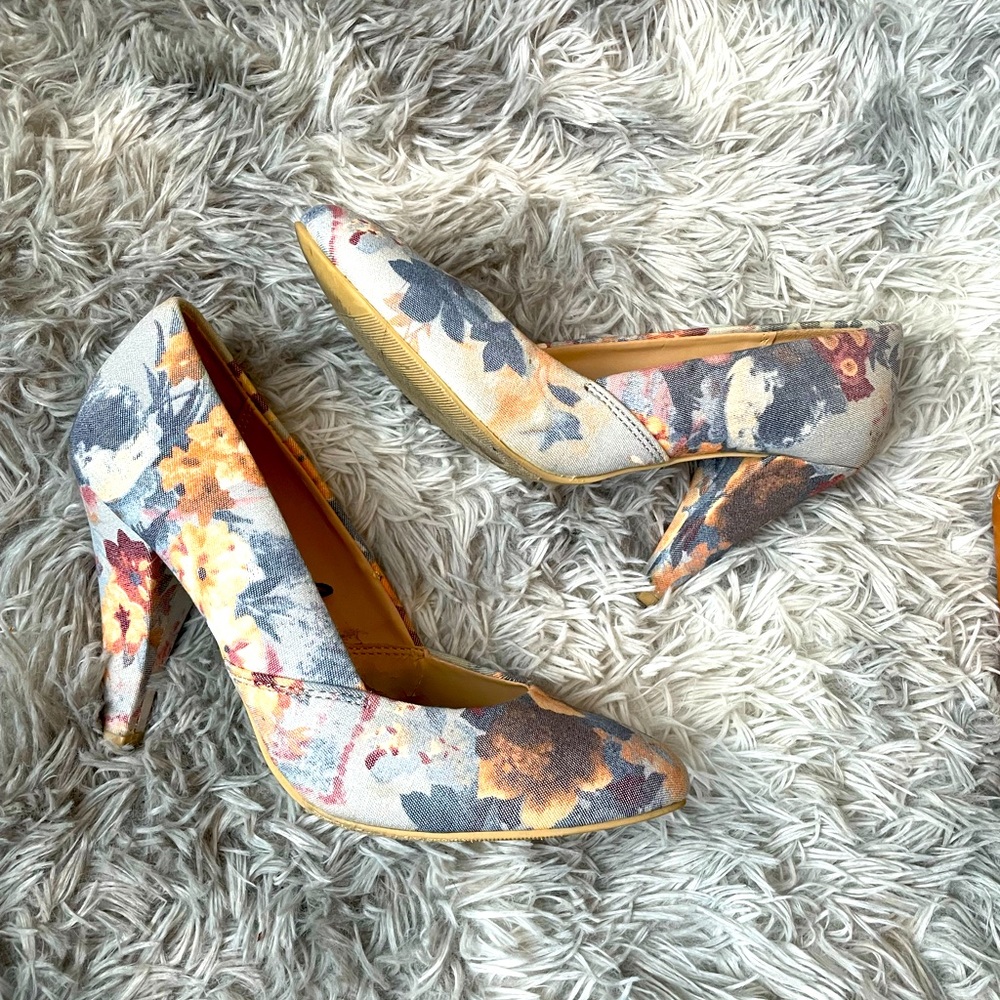 Floral Pumps - F21 🌺